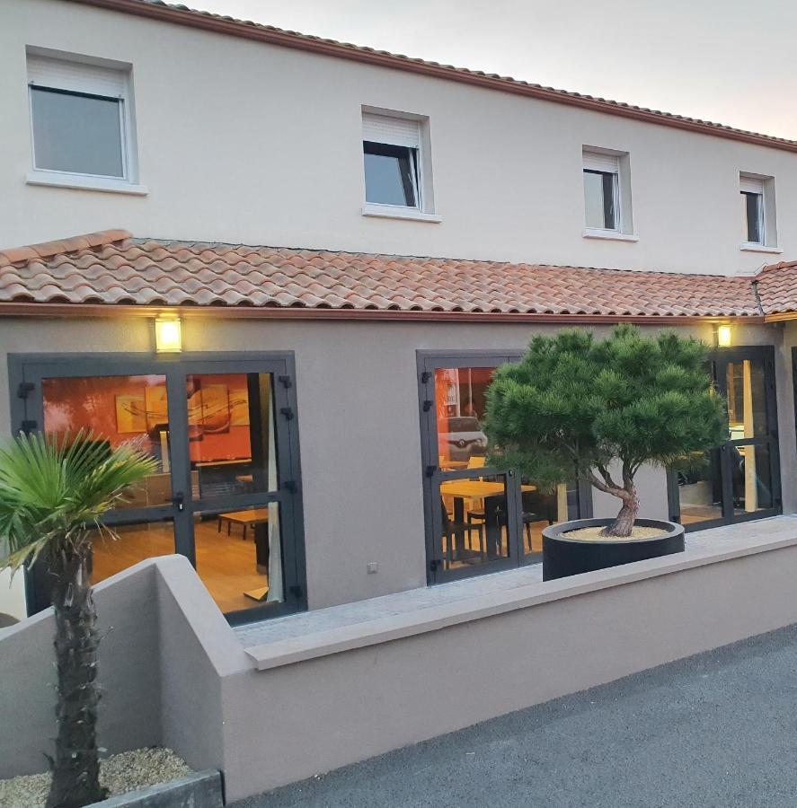Hotel Salea Порник Екстериор снимка