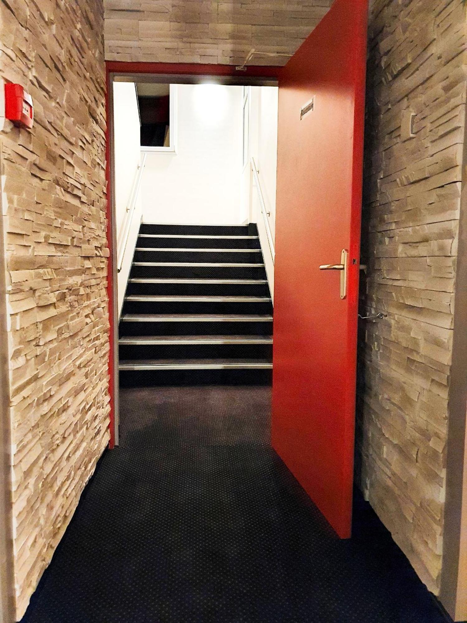 Hotel Salea Порник Екстериор снимка