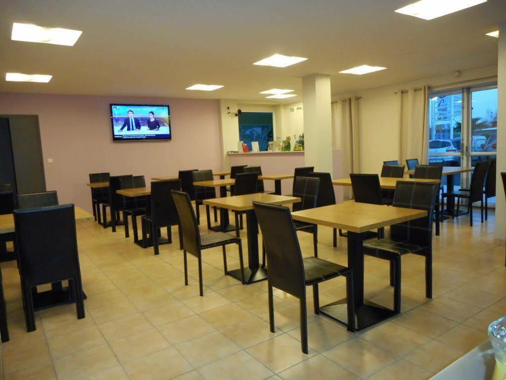 Hotel Salea Порник Екстериор снимка
